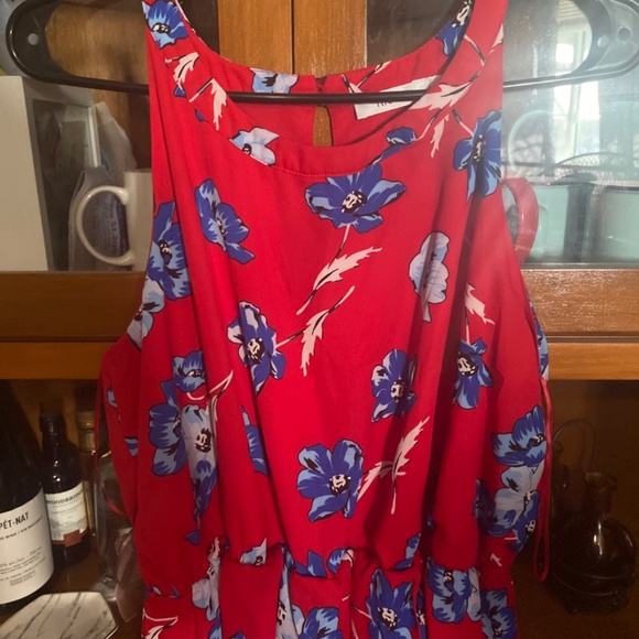 Hi Low Dress - Picture 2 of 2